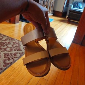 Almost new Summer flats sandal tan rose gold beige